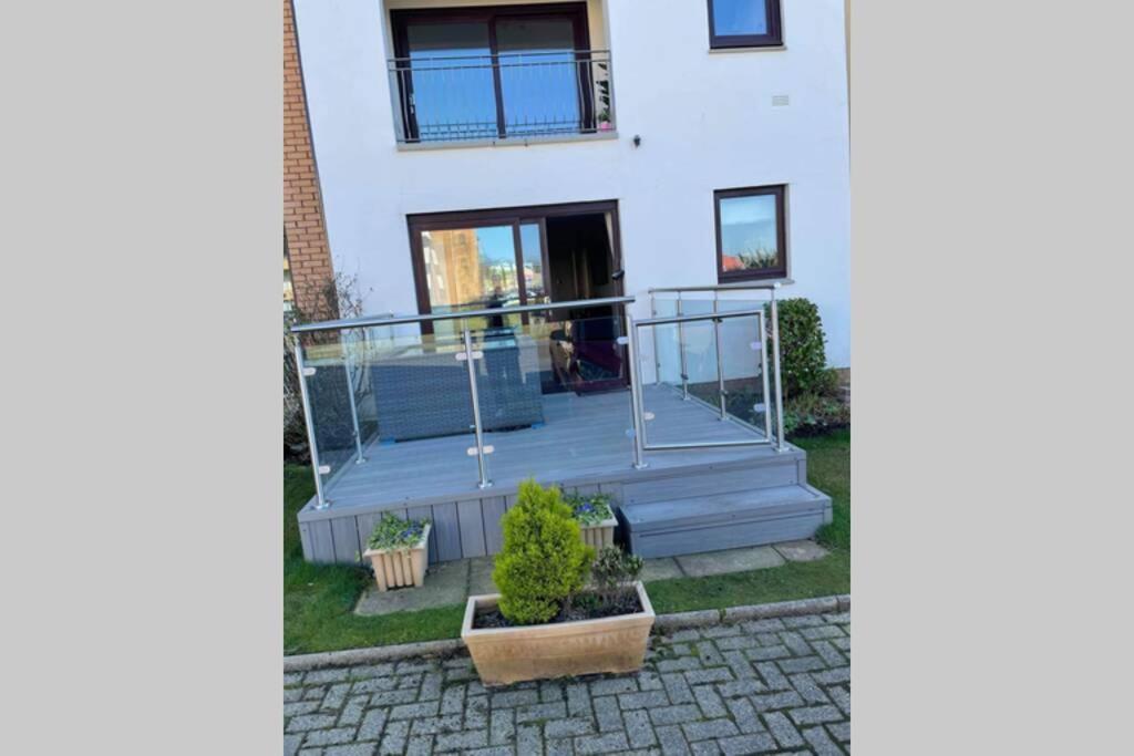 Largs Sea Front, Modern Apartment المظهر الخارجي الصورة