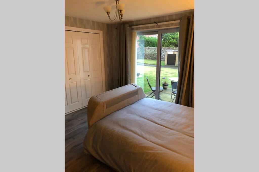 Largs Sea Front, Modern Apartment المظهر الخارجي الصورة