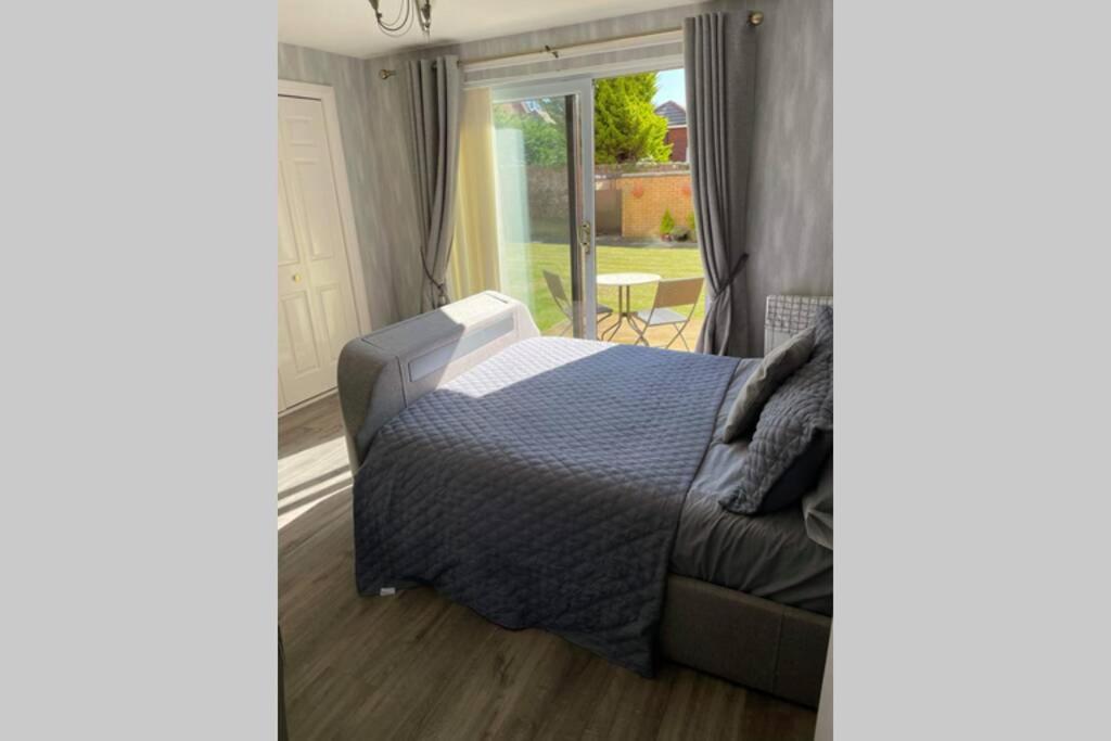 Largs Sea Front, Modern Apartment المظهر الخارجي الصورة